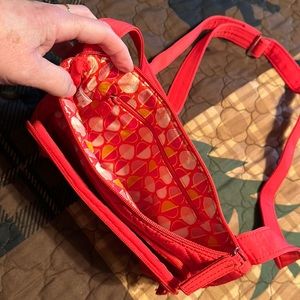 Vera Bradley Crossbody. Great for Summer!